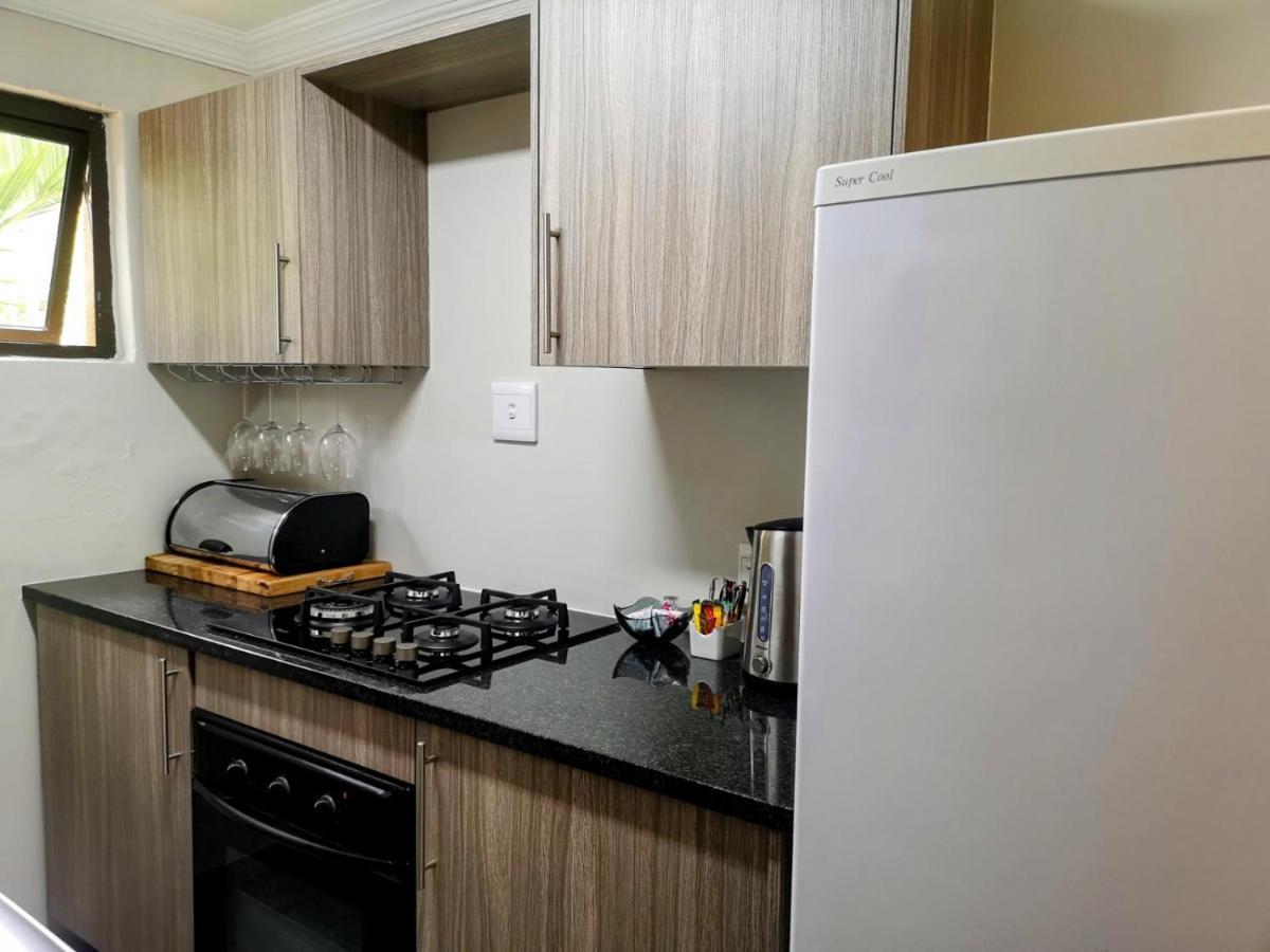 Rest-A-While Guest House - Pretoria Luaran gambar