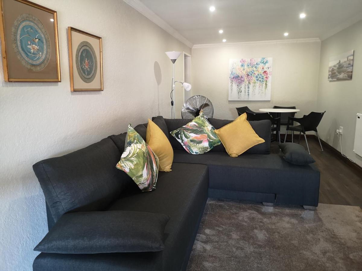 Rest-A-While Guest House - Pretoria Luaran gambar