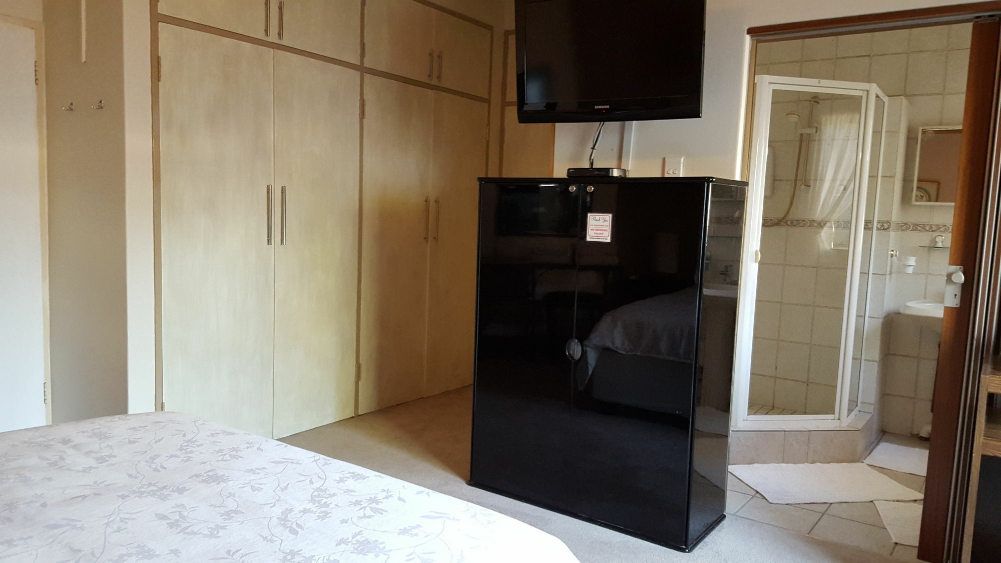 Rest-A-While Guest House - Pretoria Luaran gambar