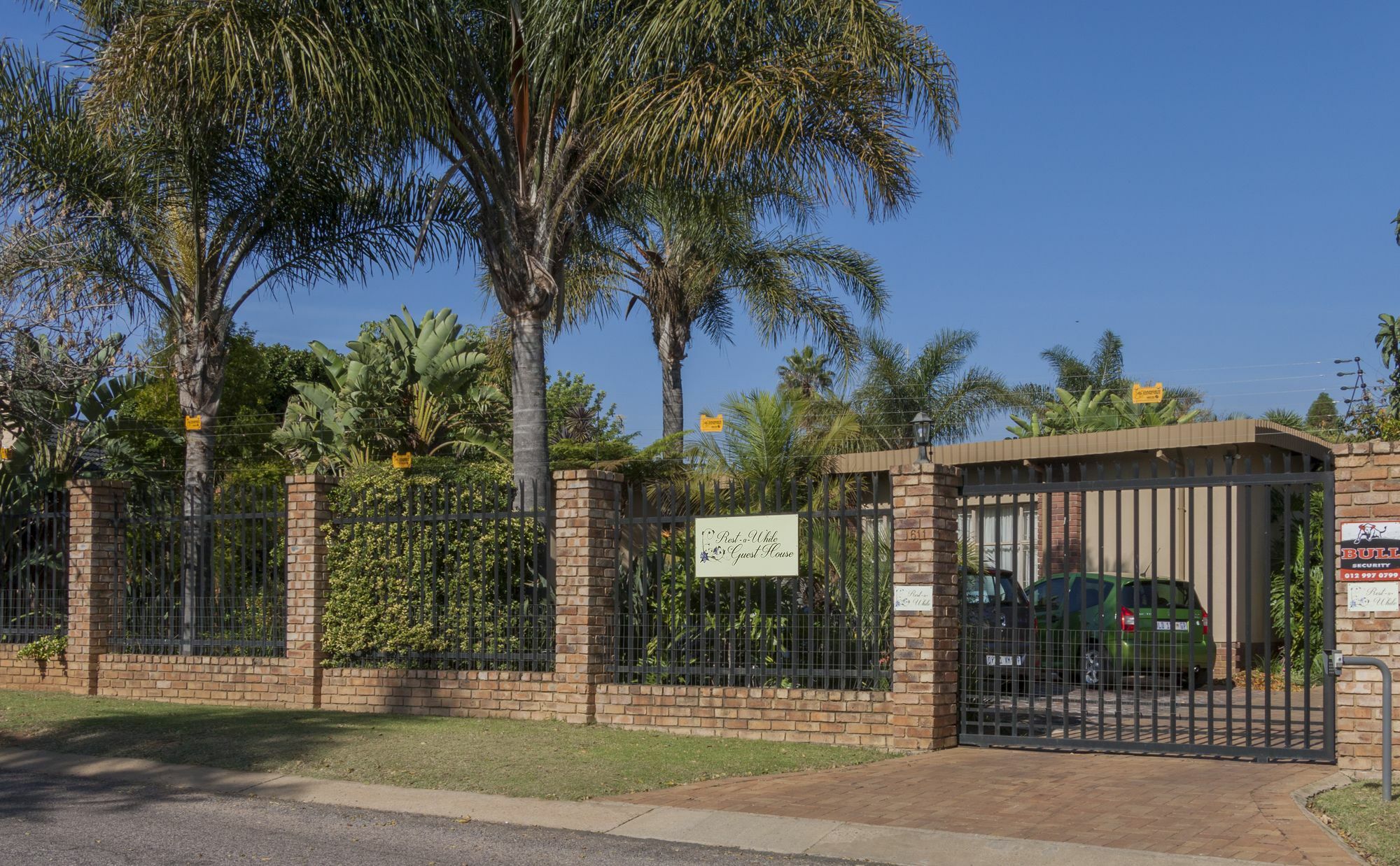 Rest-A-While Guest House - Pretoria Luaran gambar
